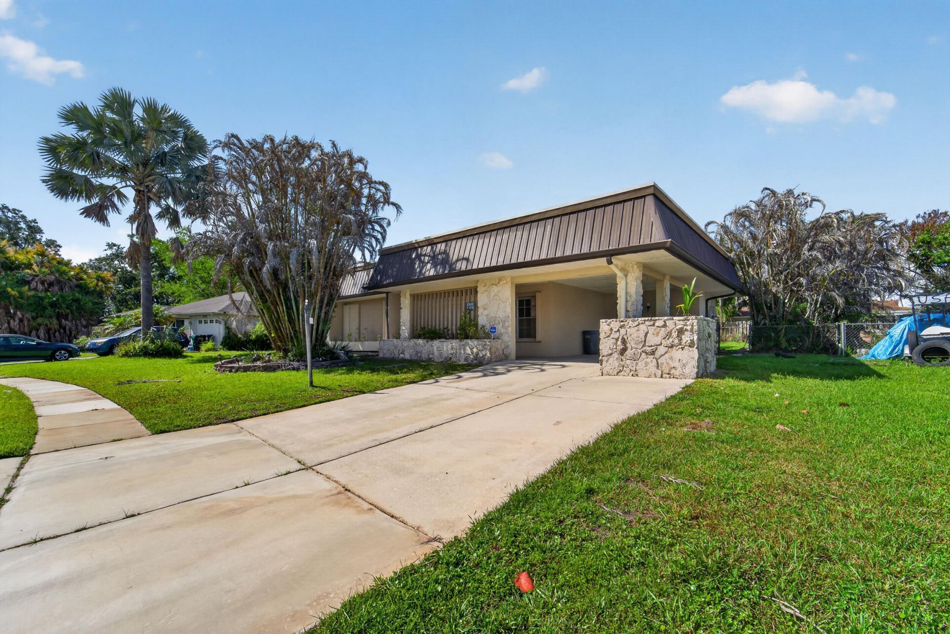 214 NE Camelot Drive, Port Saint Lucie, FL 34983 Photo