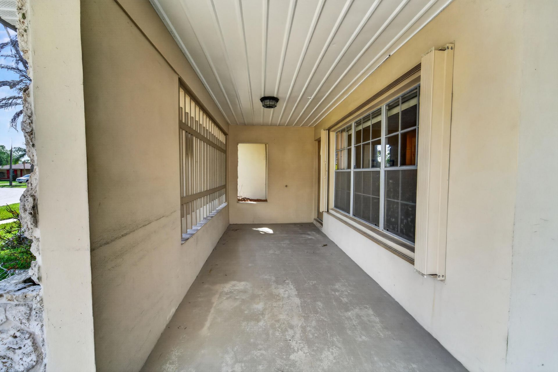 214 NE Camelot Drive, Port Saint Lucie, FL 34983 Photo