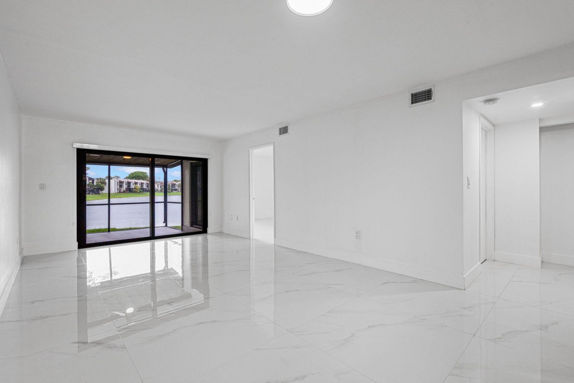 510 W Park Drive, Unit 104-3, Miami, FL 33172 Photo