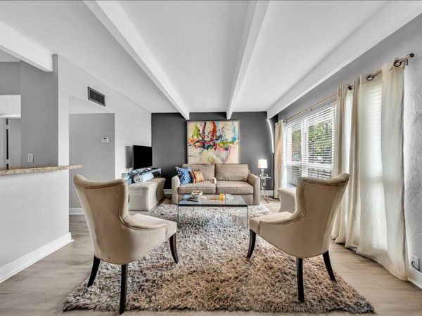 2124 NE 5th Avenue, Unit 212, Wilton Manors, FL 33305