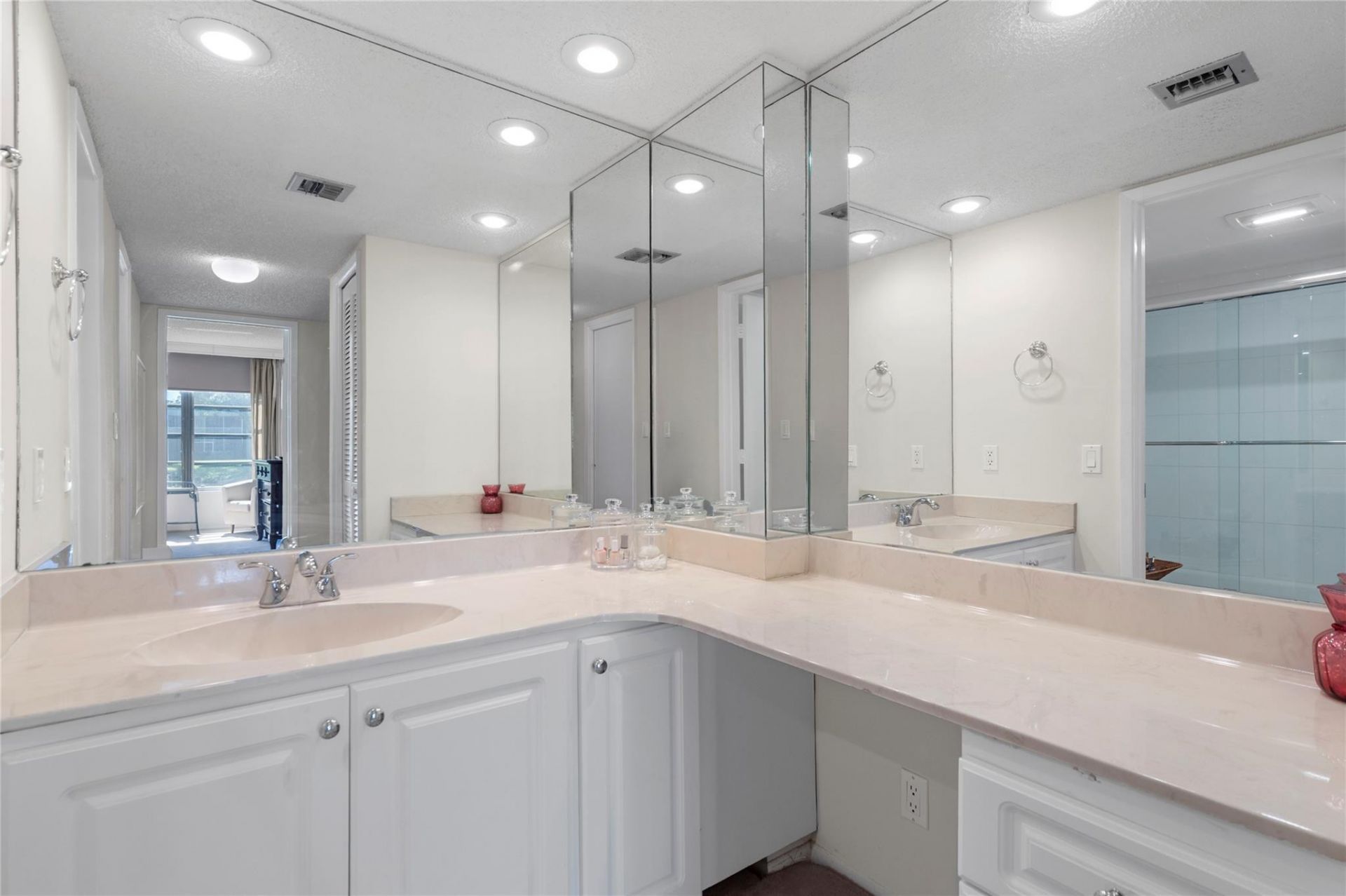 4240 Oaks Terrace, Unit 105, Pompano Beach, FL 33069 Photo