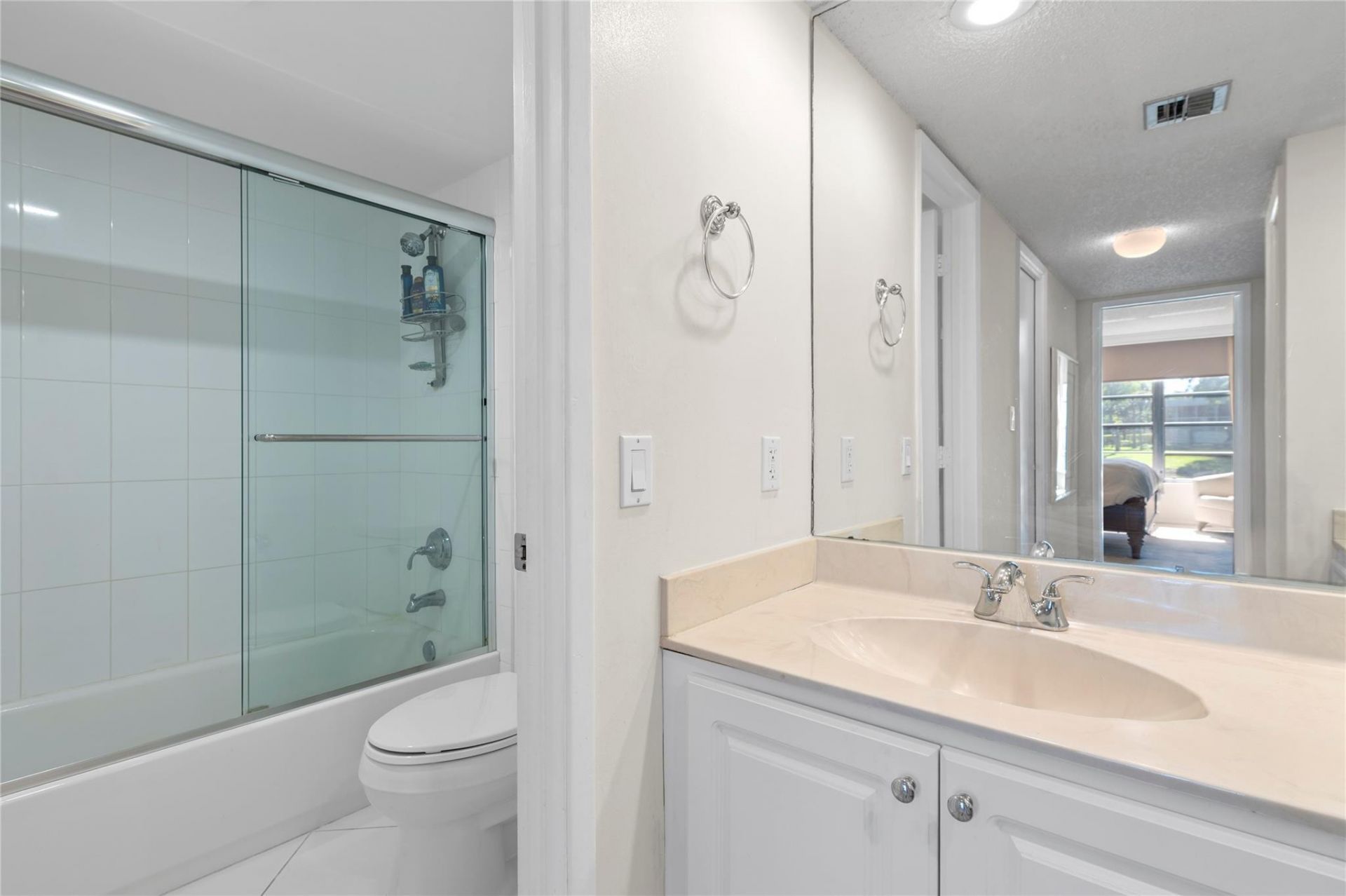 4240 Oaks Terrace, Unit 105, Pompano Beach, FL 33069 Photo
