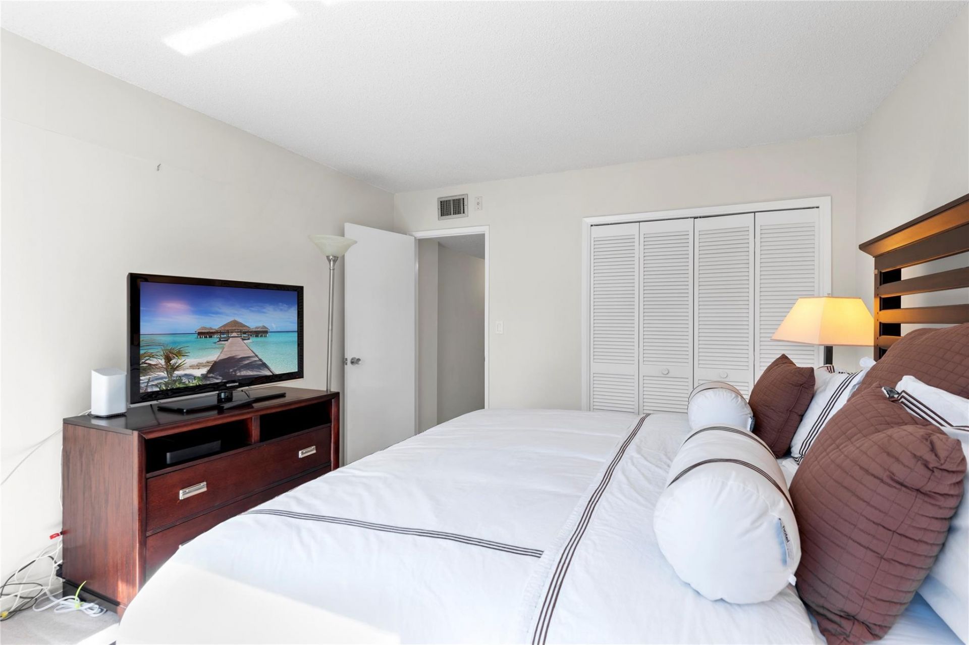 4240 Oaks Terrace, Unit 105, Pompano Beach, FL 33069 Photo