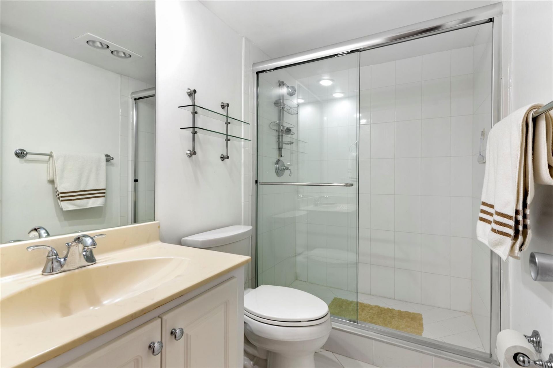 4240 Oaks Terrace, Unit 105, Pompano Beach, FL 33069 Photo
