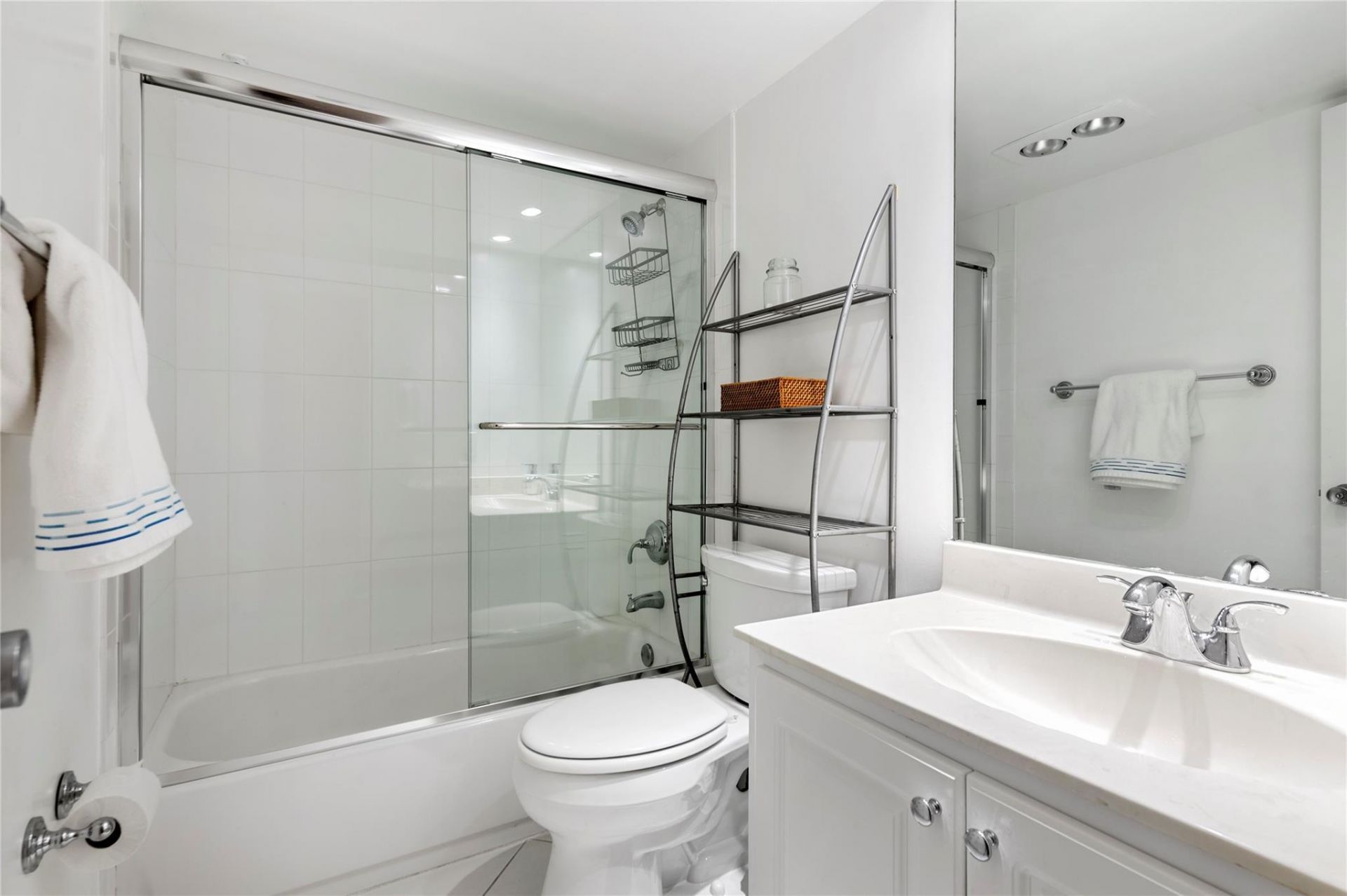 4240 Oaks Terrace, Unit 105, Pompano Beach, FL 33069 Photo