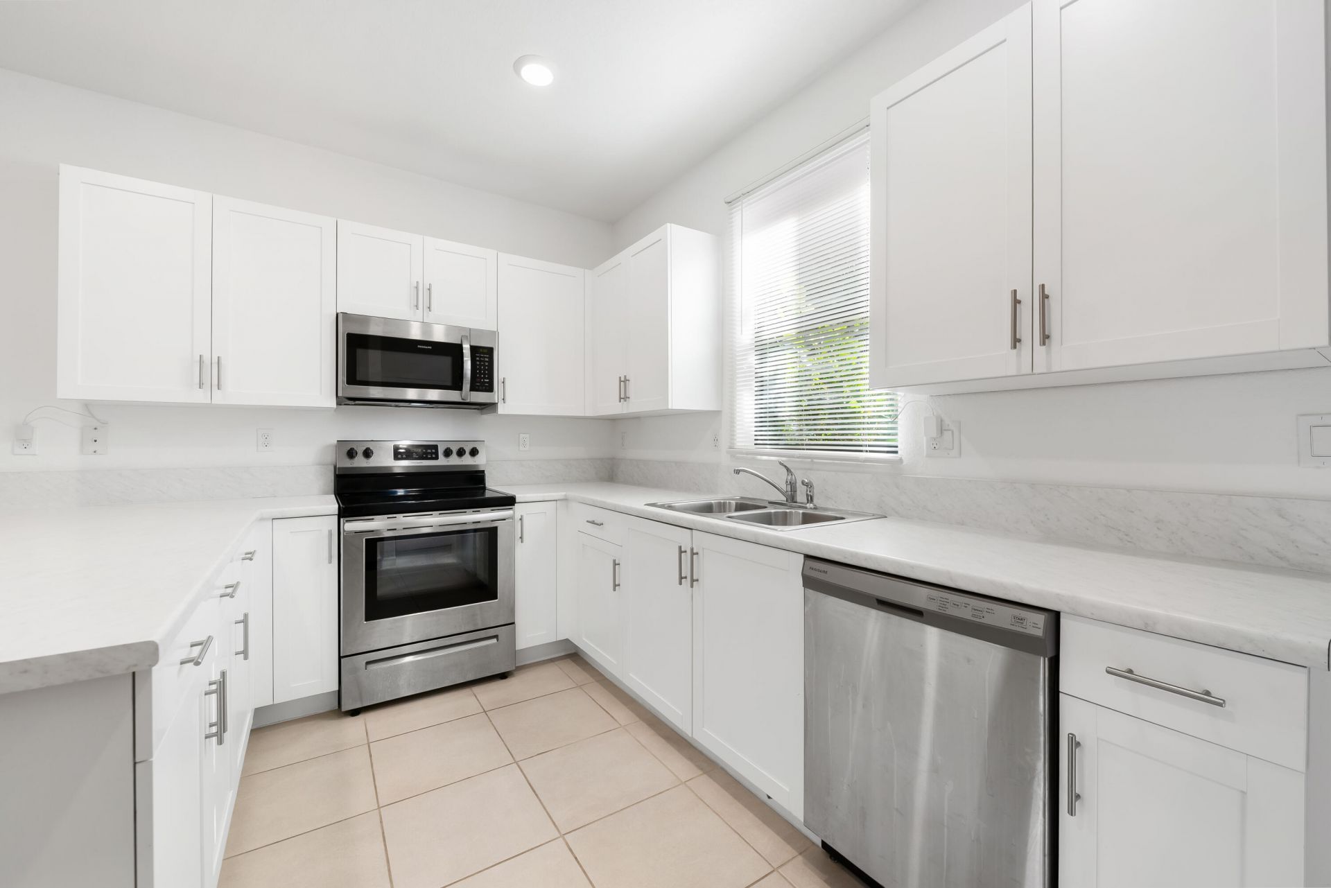 534 SW 19th Terrace, Fort Lauderdale, FL 33312 Photo