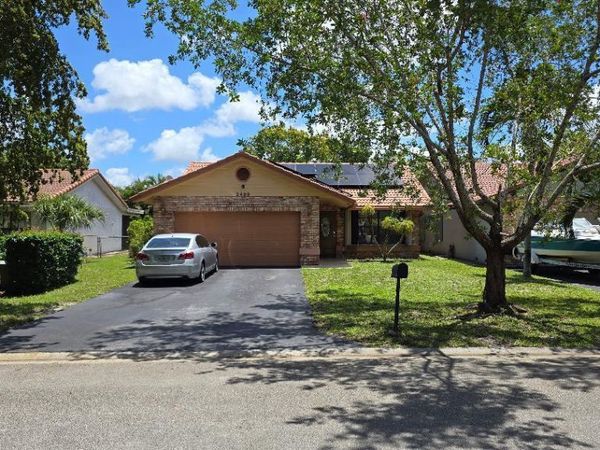 2499 NW 92nd Avenue, Coral Springs, FL 33065
