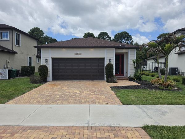 161 SE Via Visconti, Port St. Lucie, FL 34952