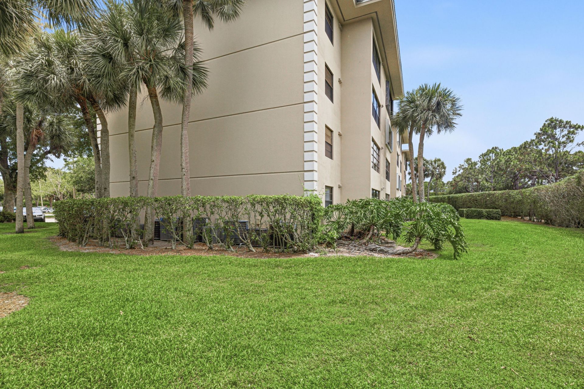 3515 Village Boulevard, Unit 304, West Palm Beach, FL 33409 Photo