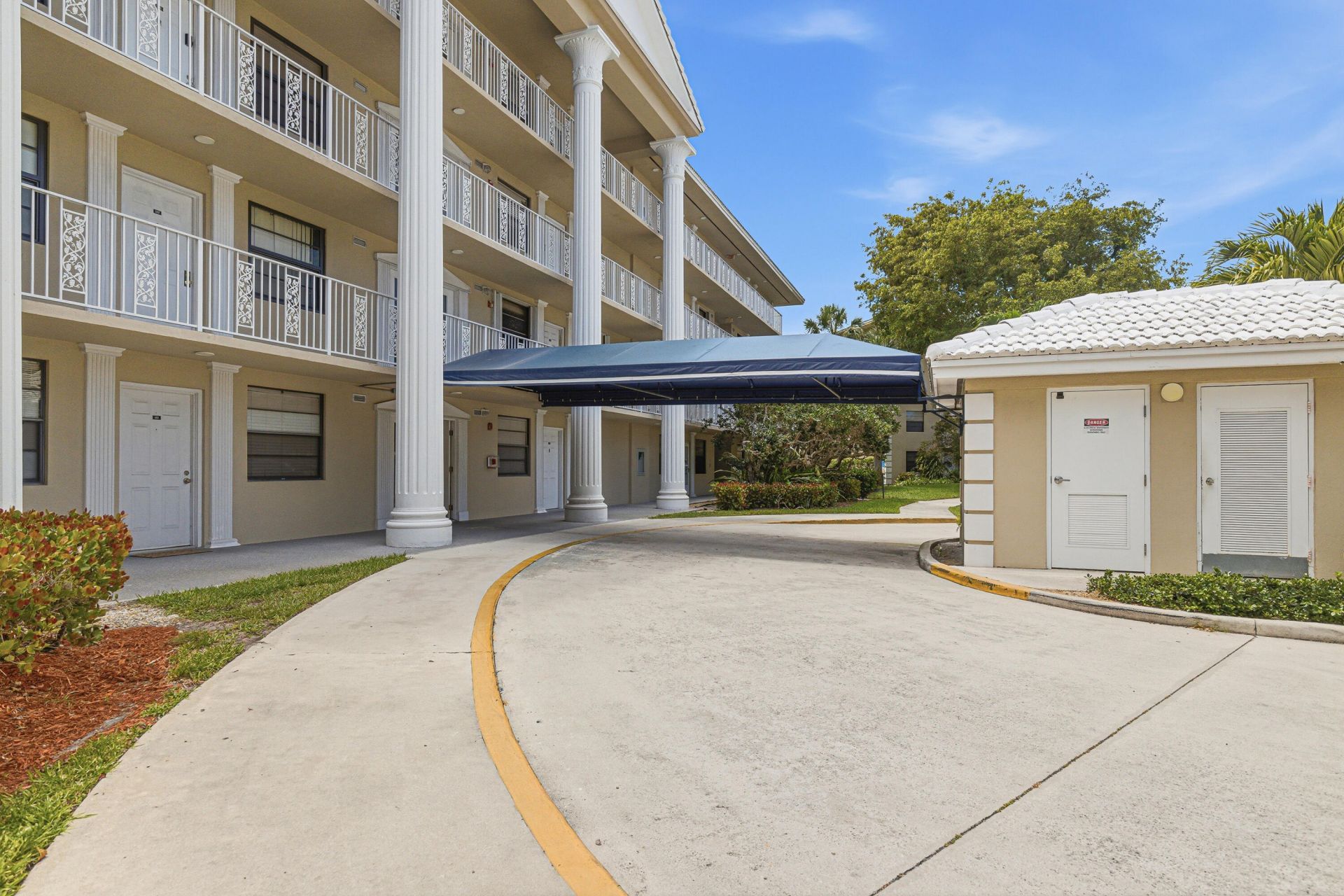 3515 Village Boulevard, Unit 304, West Palm Beach, FL 33409 Photo