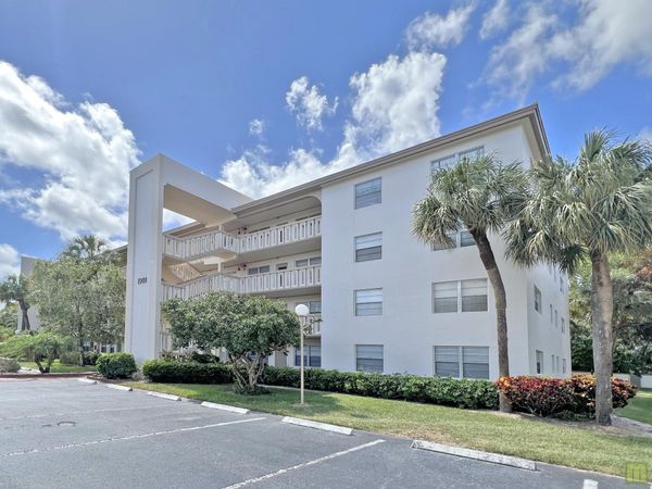 1901 Bermuda Circle, Unit M2, Coconut Creek, FL 33066