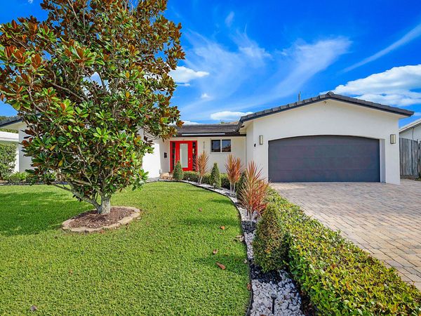 920 SE 17th Street, Deerfield Beach, FL 33441