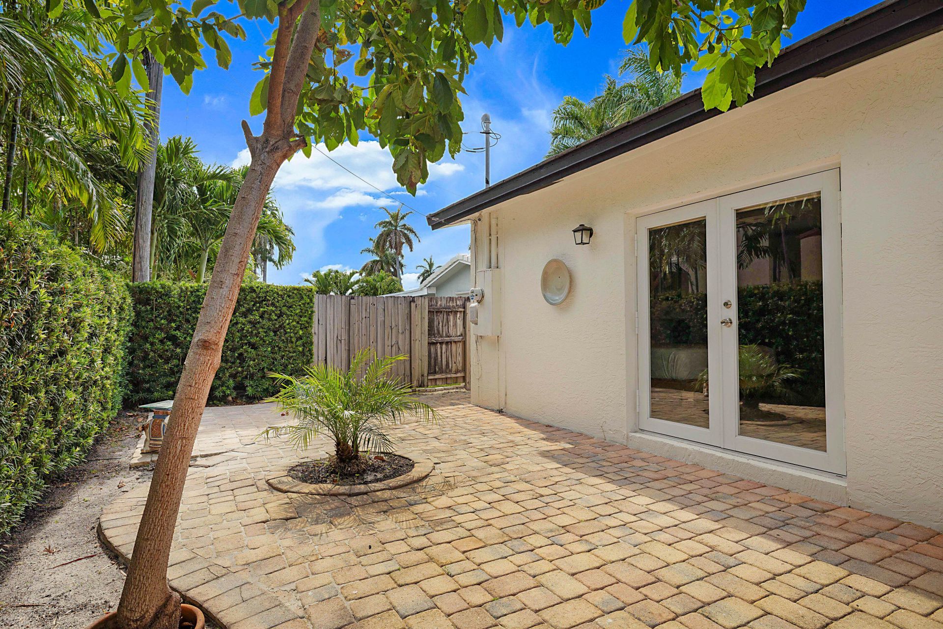 920 SE 17th Street, Deerfield Beach, FL 33441 Photo