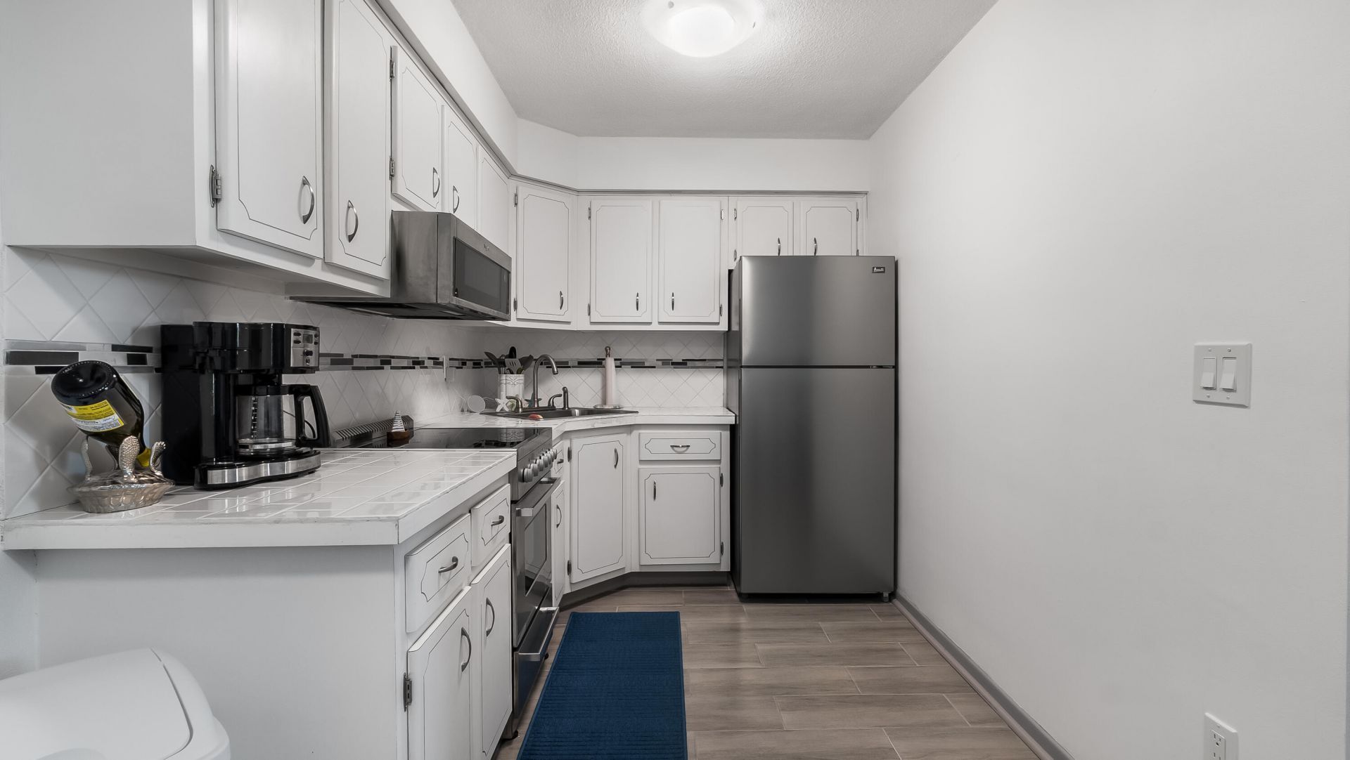 228 Hibiscus Avenue, Unit 233, Lauderdale by the Sea, FL 33308 Photo