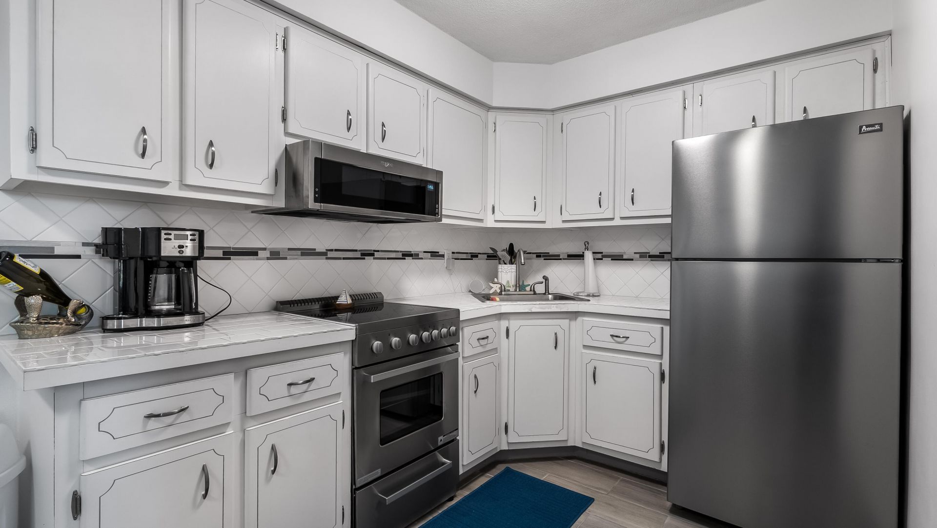 228 Hibiscus Avenue, Unit 233, Lauderdale by the Sea, FL 33308 Photo