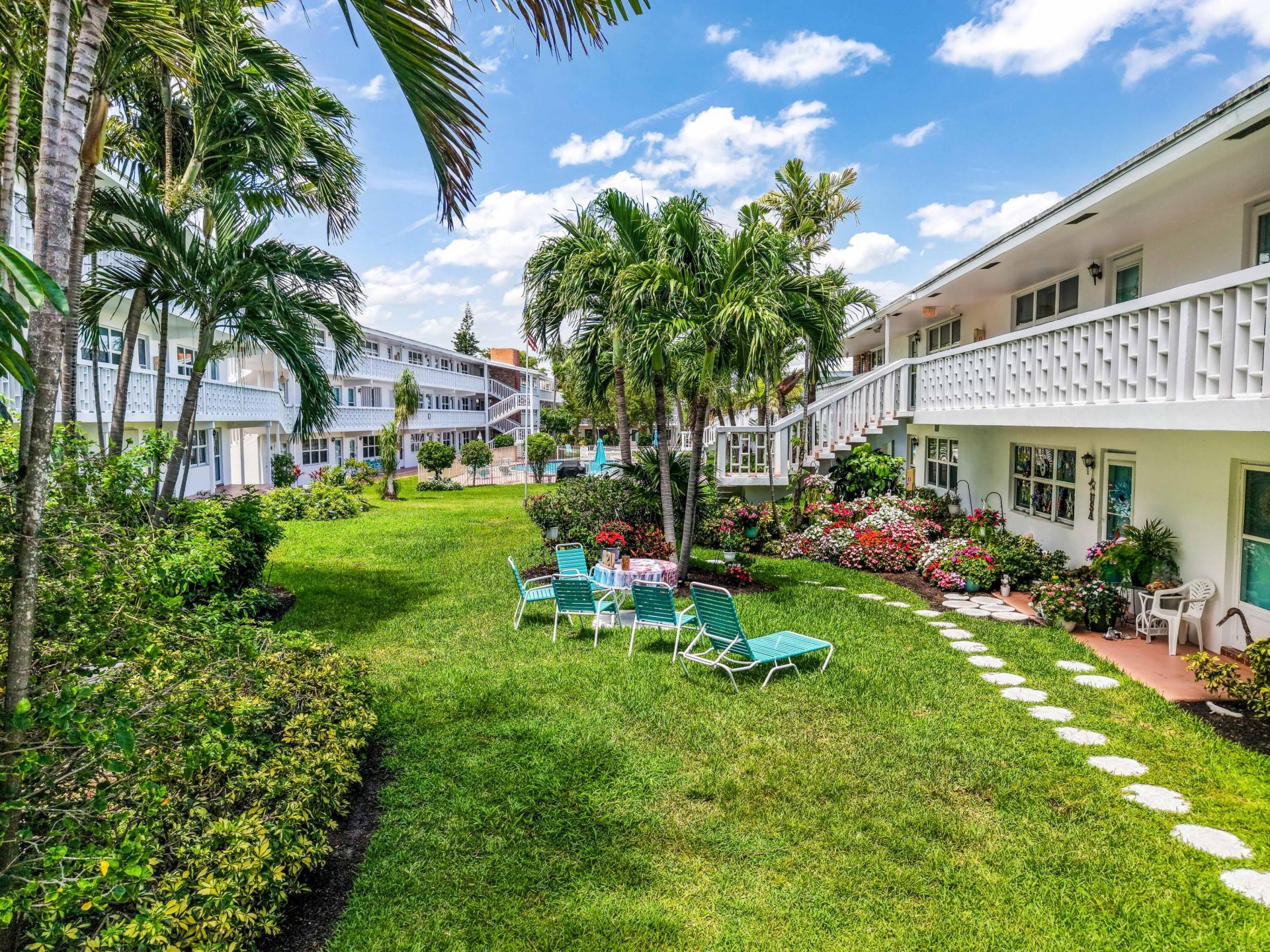 228 Hibiscus Avenue, Unit 233, Lauderdale by the Sea, FL 33308 Photo