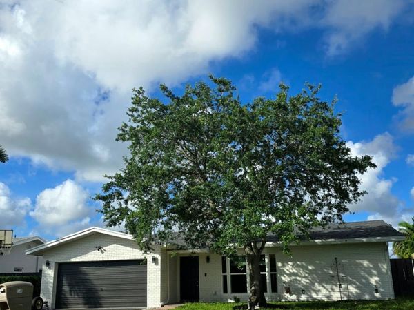 6340 NW 32nd Avenue, Fort Lauderdale, FL 33309