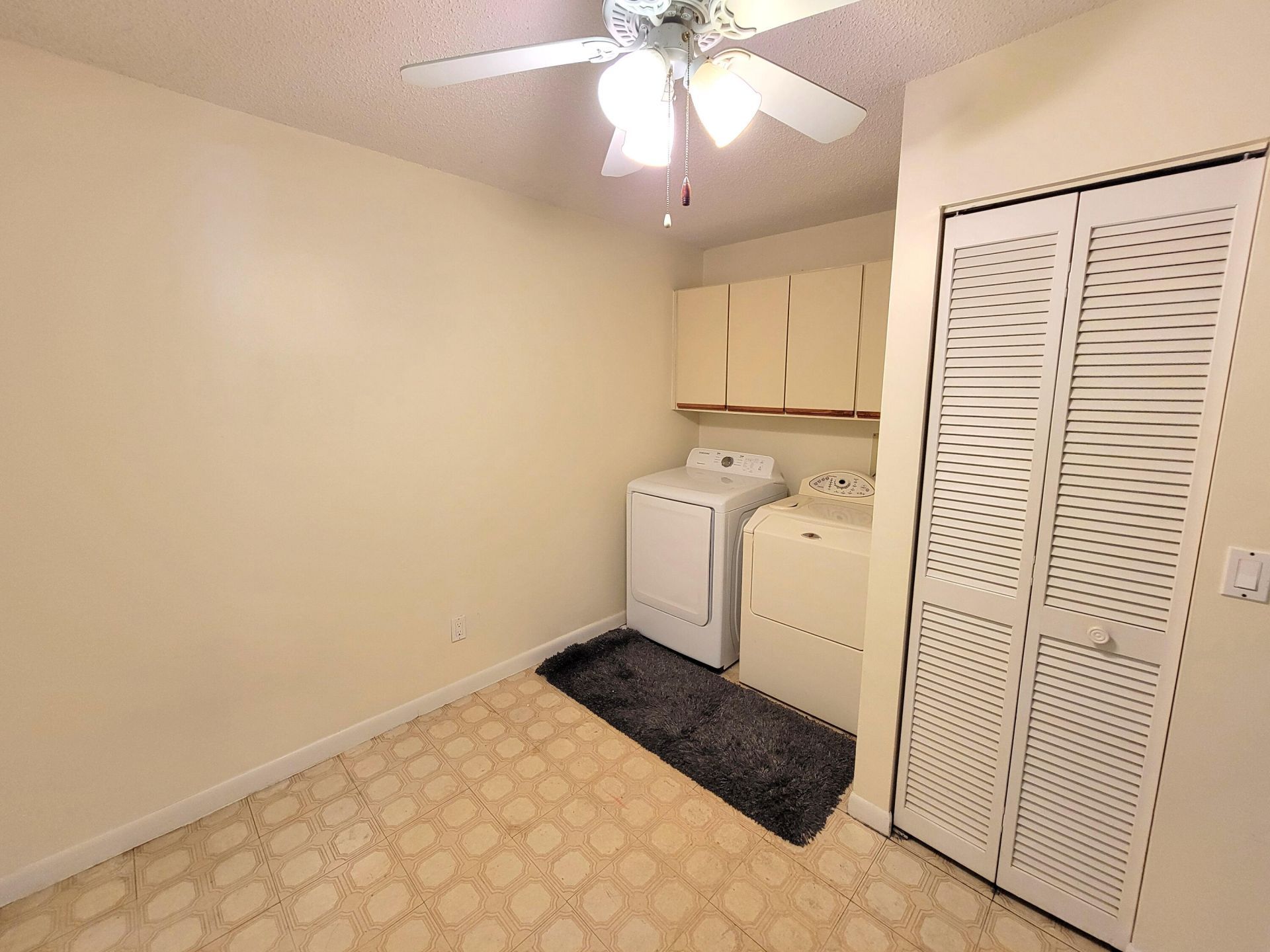 8321 S Coral Circle, North Lauderdale, FL 33068 Photo