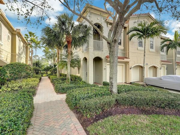 4941 E Bonsai Circle E, Unit 209, Palm Beach Gardens, FL 33418