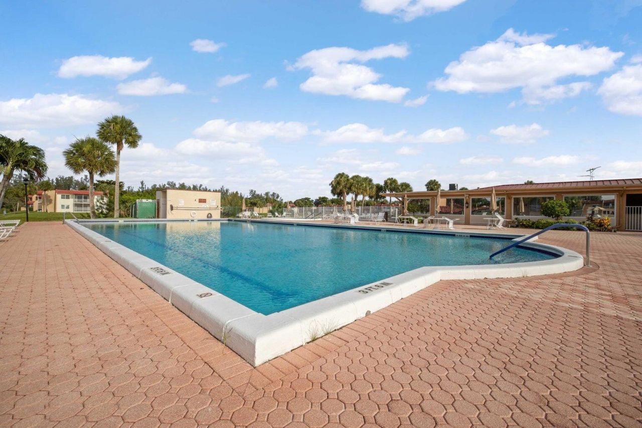 120 Lake Evelyn Drive, West Palm Beach, FL 33411 Photo