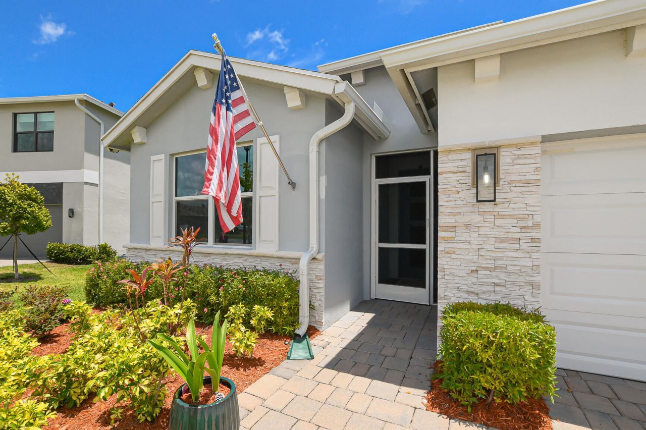 5970 SE Skyblue Circle, Stuart, FL 34997 Photo