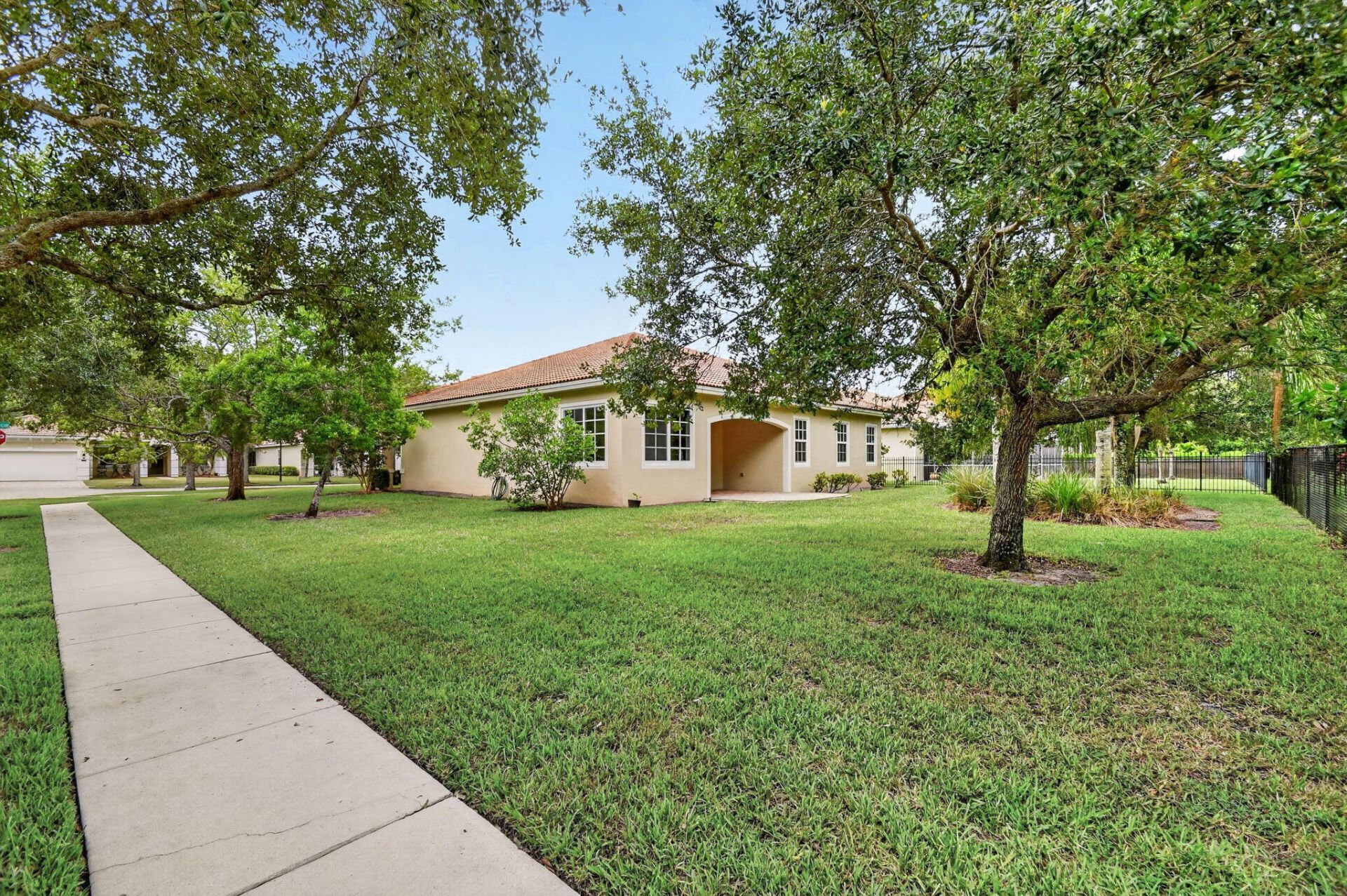 6810 Osage Circle, Greenacres, FL 33413 Photo