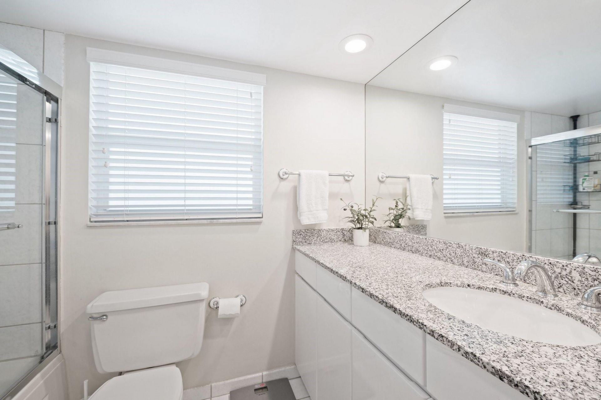 3700 Oaks Clubhouse Drive, Unit 106, Pompano Beach, FL 33069 Photo