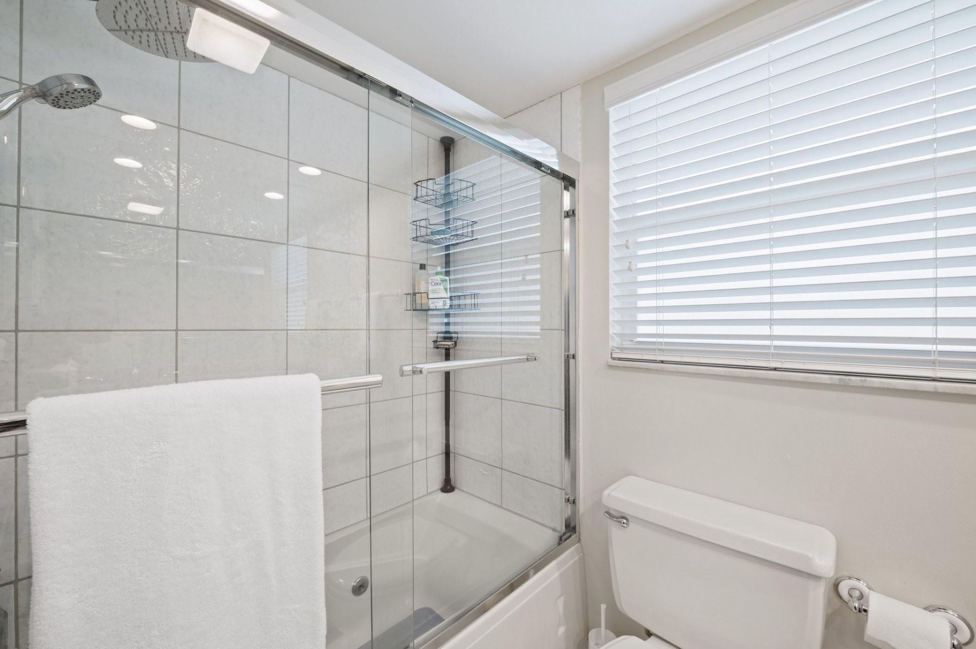 3700 Oaks Clubhouse Drive, Unit 106, Pompano Beach, FL 33069 Photo