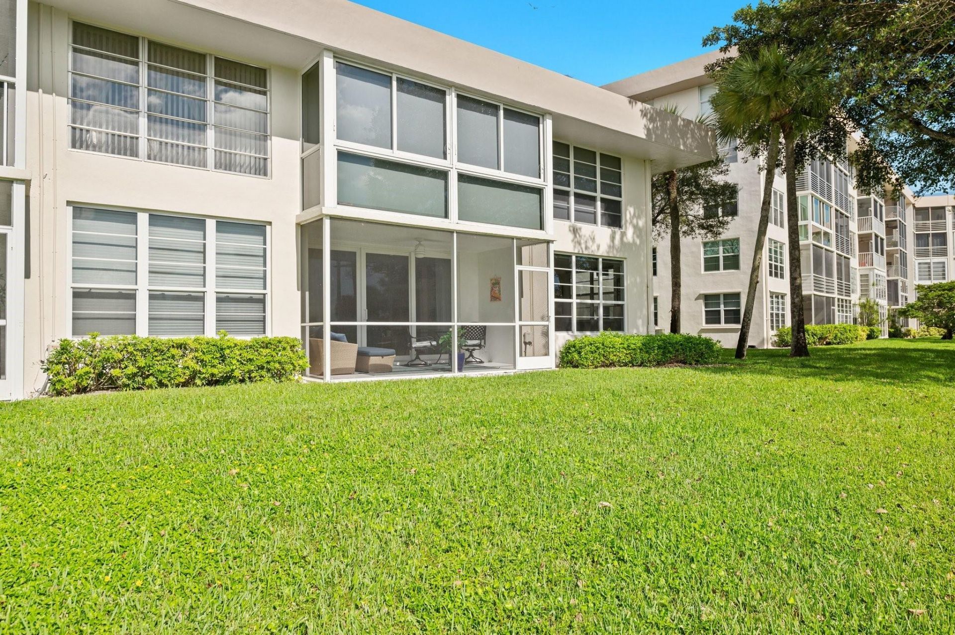 3700 Oaks Clubhouse Drive, Unit 106, Pompano Beach, FL 33069 Photo