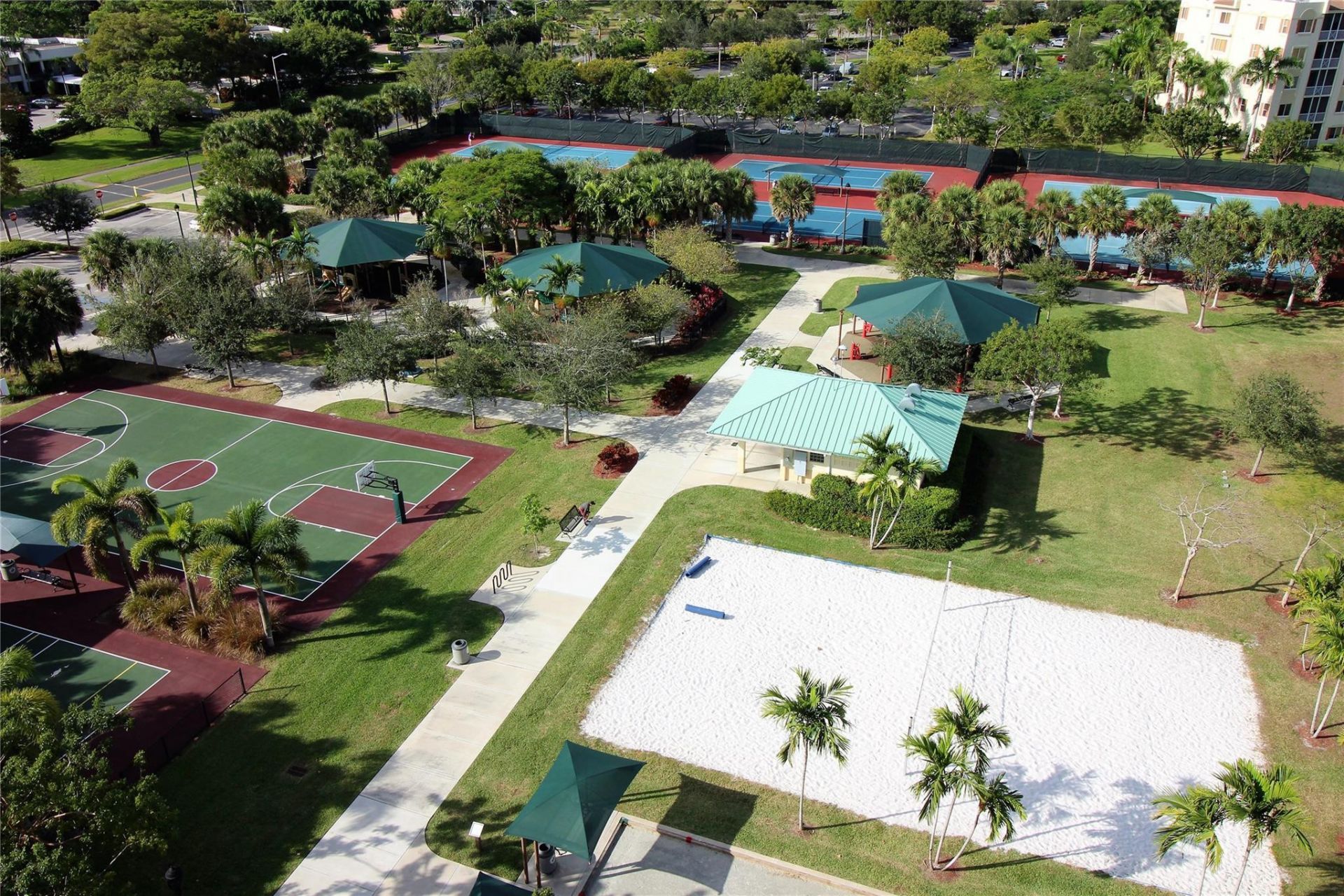 3700 Oaks Clubhouse Drive, Unit 106, Pompano Beach, FL 33069 Photo