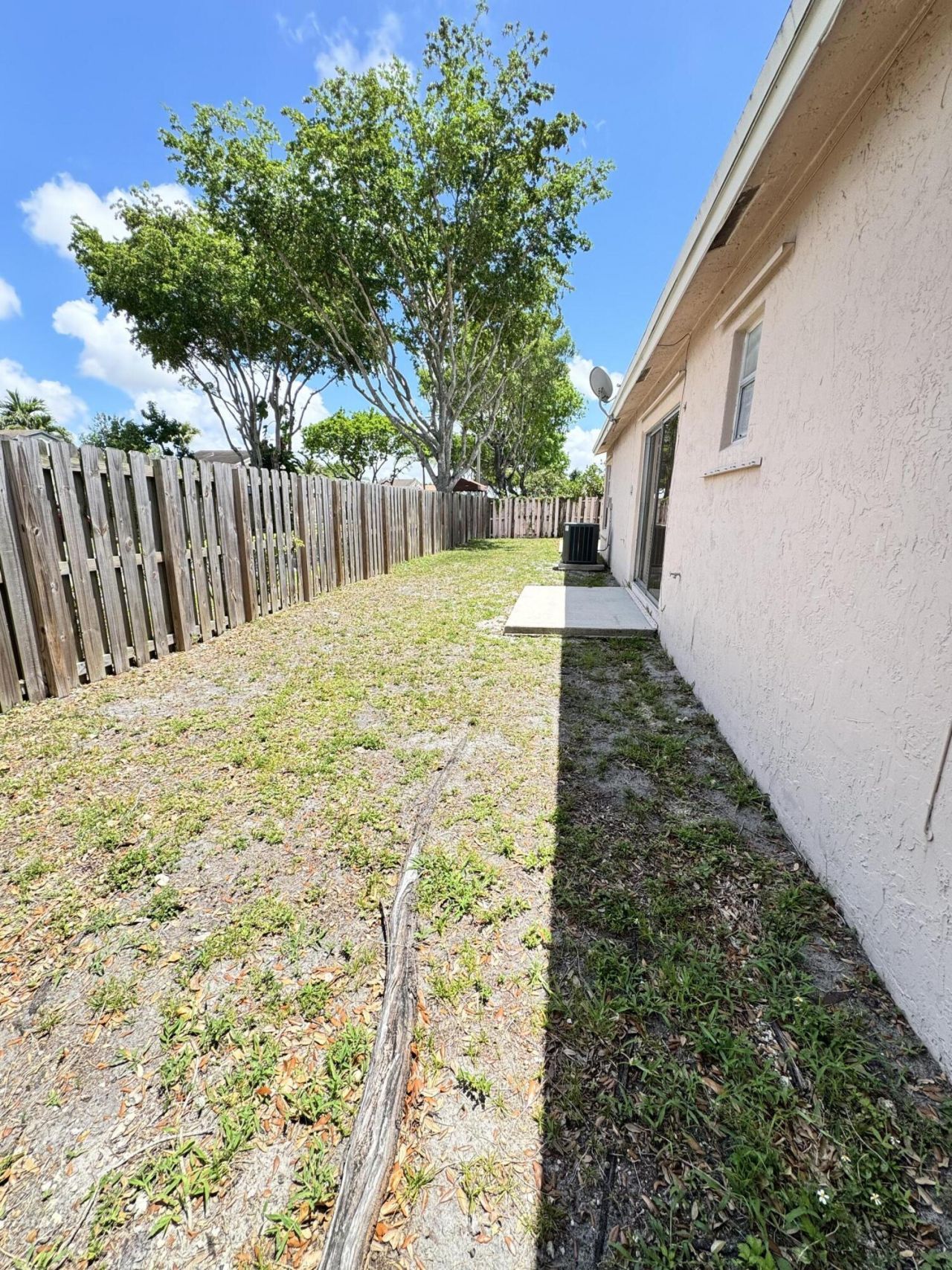 8600 NW 193rd Terrace, Hialeah, FL 33015 Photo