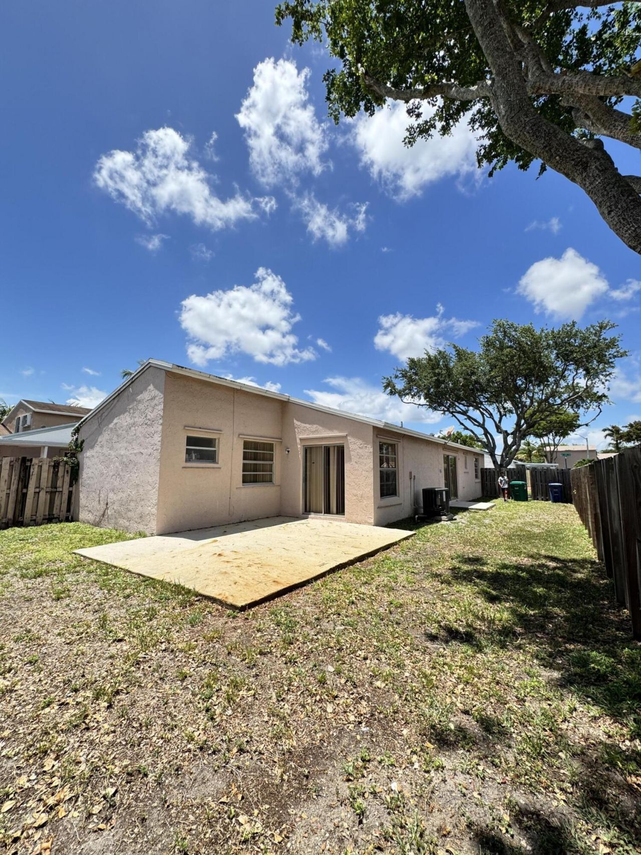 8600 NW 193rd Terrace, Hialeah, FL 33015 Photo