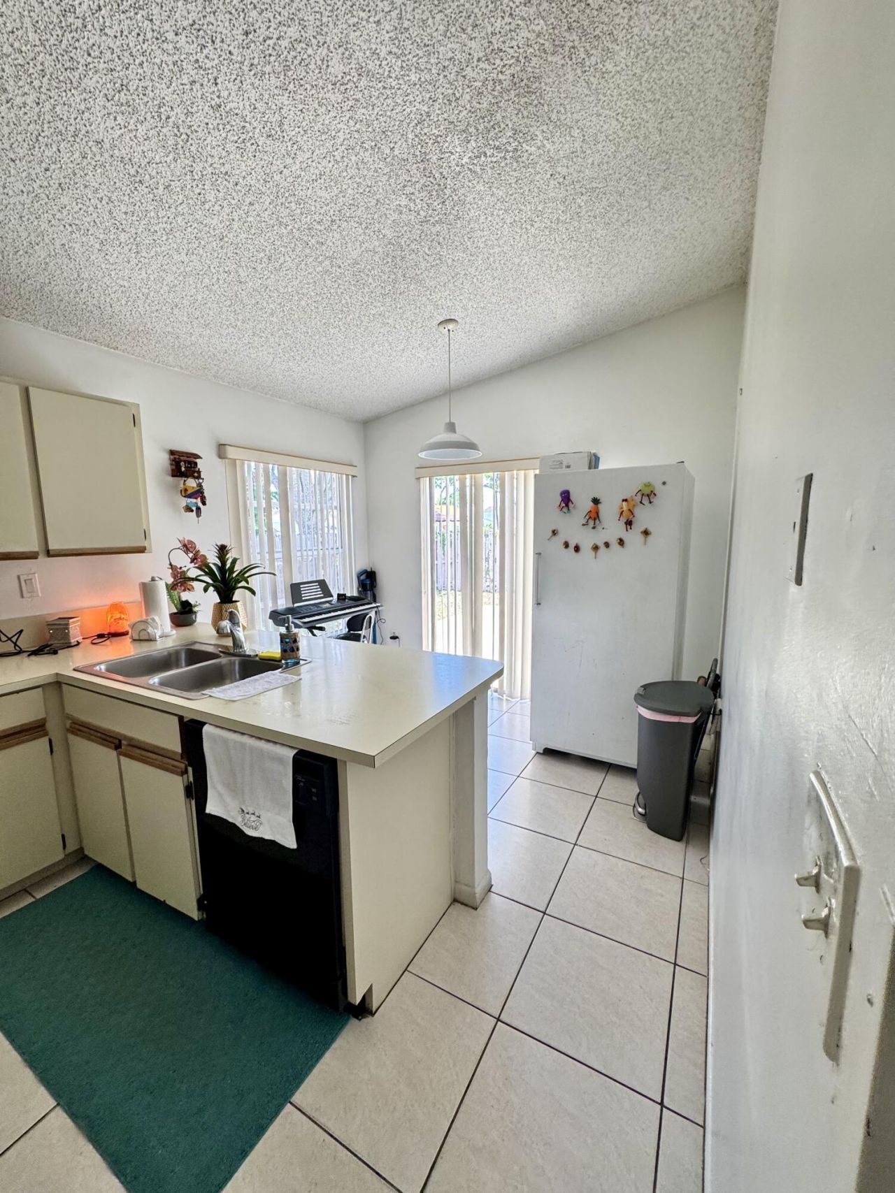 8600 NW 193rd Terrace, Hialeah, FL 33015 Photo