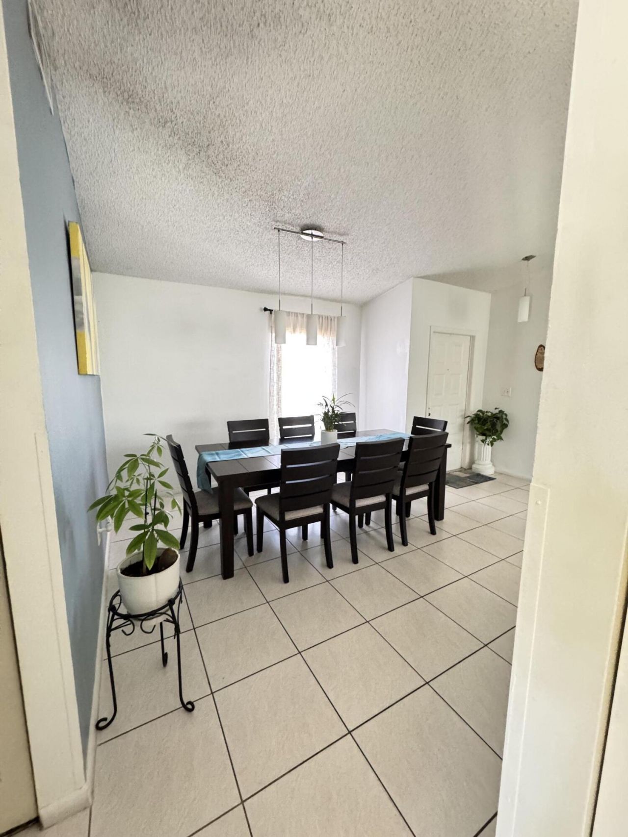 8600 NW 193rd Terrace, Hialeah, FL 33015 Photo