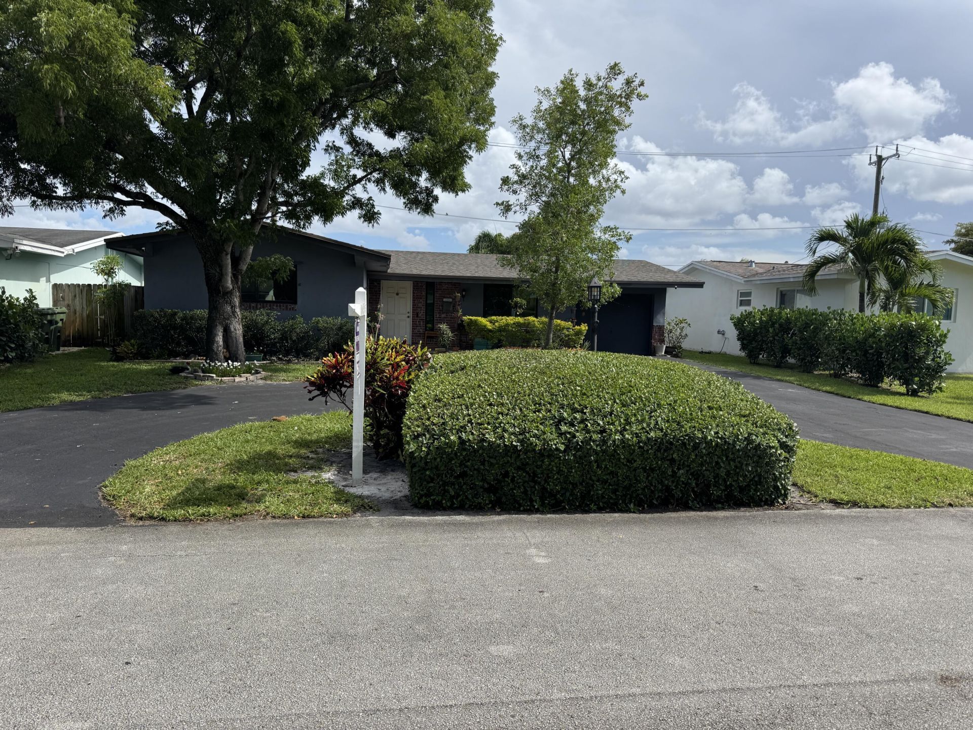 8780 NW 11th Street, Pembroke Pines, FL 33024 Photo