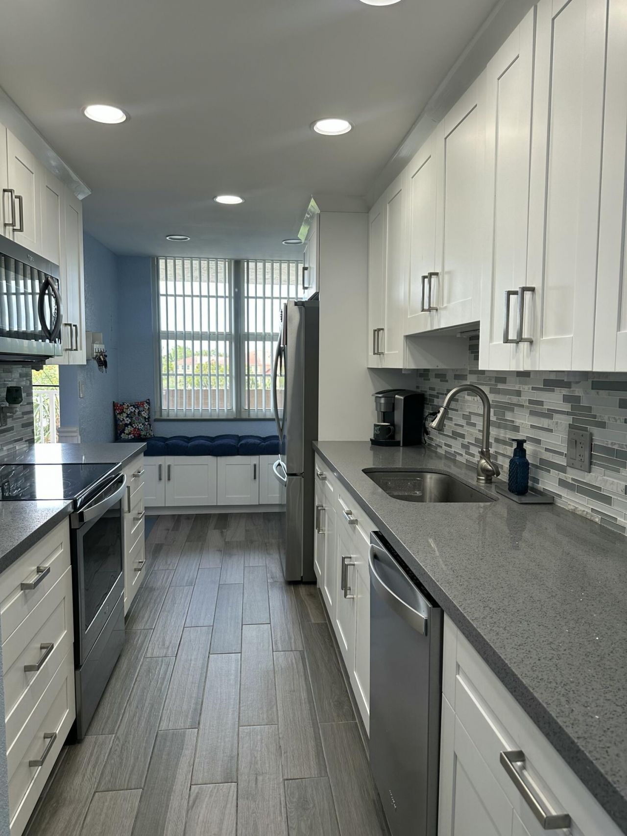 250 Jacaranda Drive, Unit 408, Plantation, FL 33324 Photo
