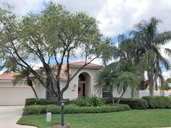 200 Eagleton Estates Boulevard, Palm Beach Gardens, FL 33418