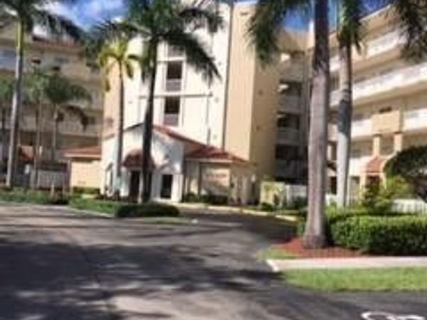 10720 NW 66th Street, Unit 412, Doral, FL 33178