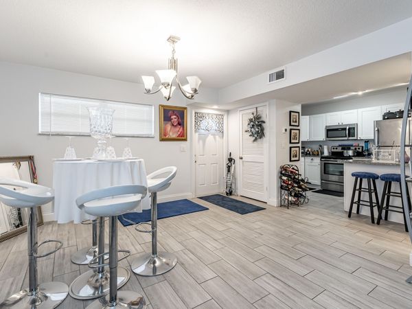 8911 S Hollybrook Boulevard, Unit 306, Pembroke Pines, FL 33025