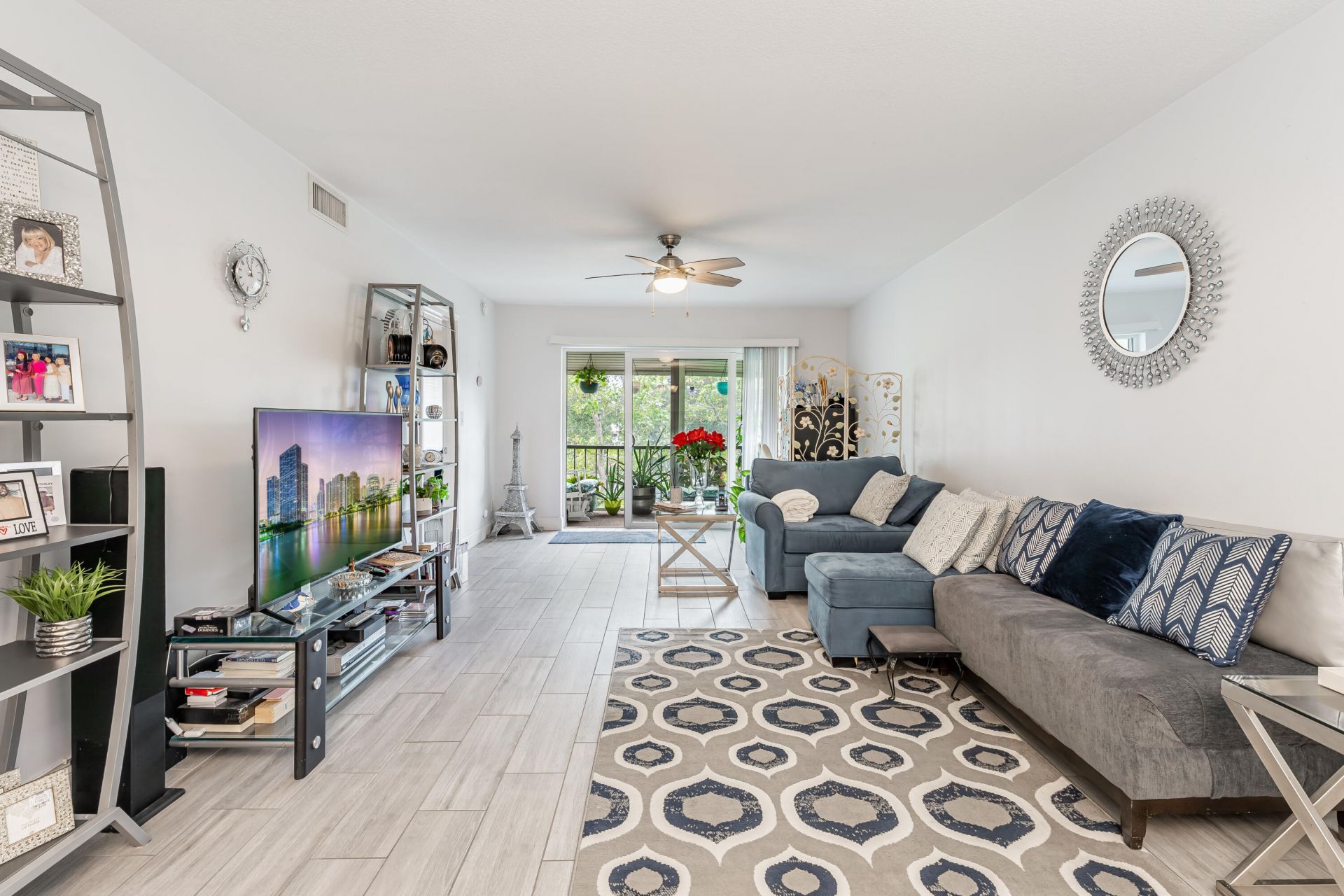 8911 S Hollybrook Boulevard, Unit 306, Pembroke Pines, FL 33025 Photo