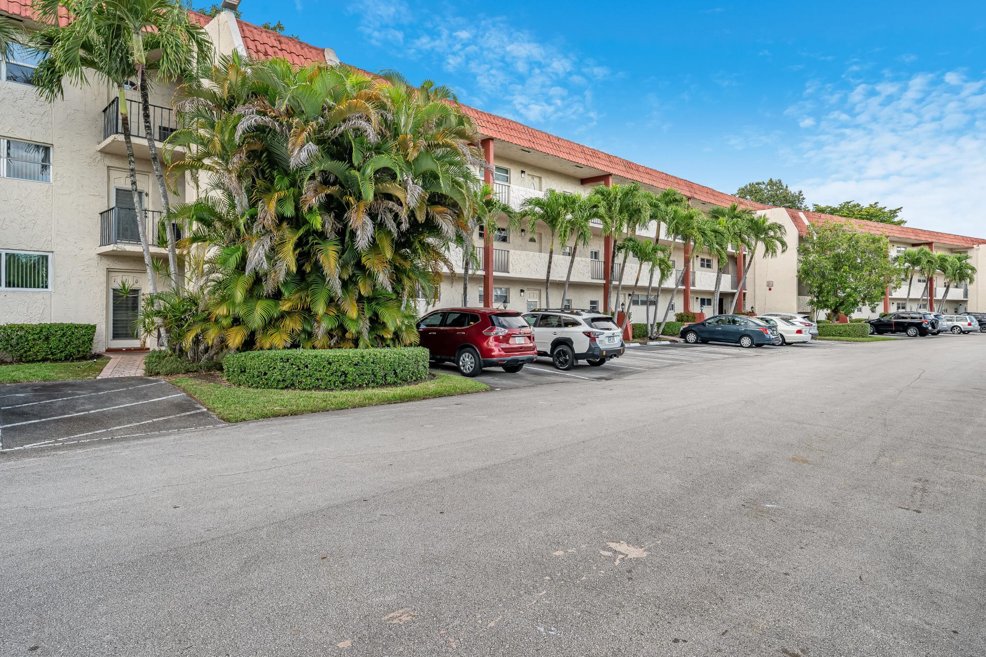 8911 S Hollybrook Boulevard, Unit 306, Pembroke Pines, FL 33025 Photo