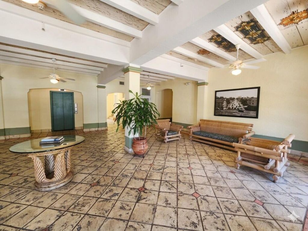 900 16th Street, Unit 102, Miami Beach, FL 33139 Photo