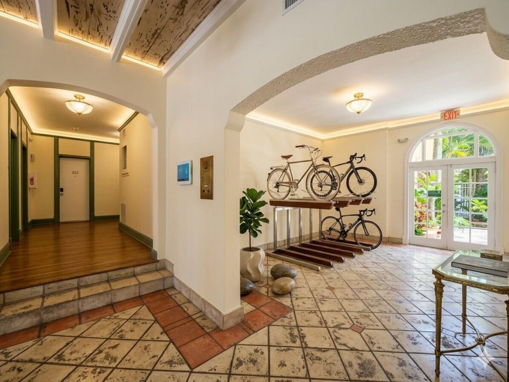 900 16th Street, Unit 102, Miami Beach, FL 33139 Photo