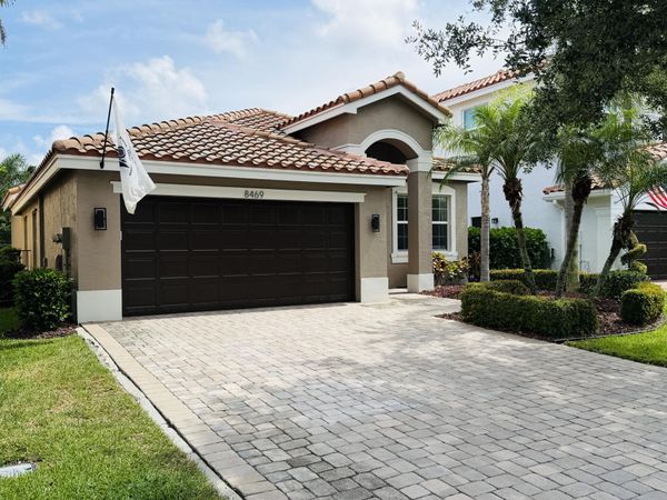 8469 Calabria Lakes Drive, Boynton Beach, FL 33473