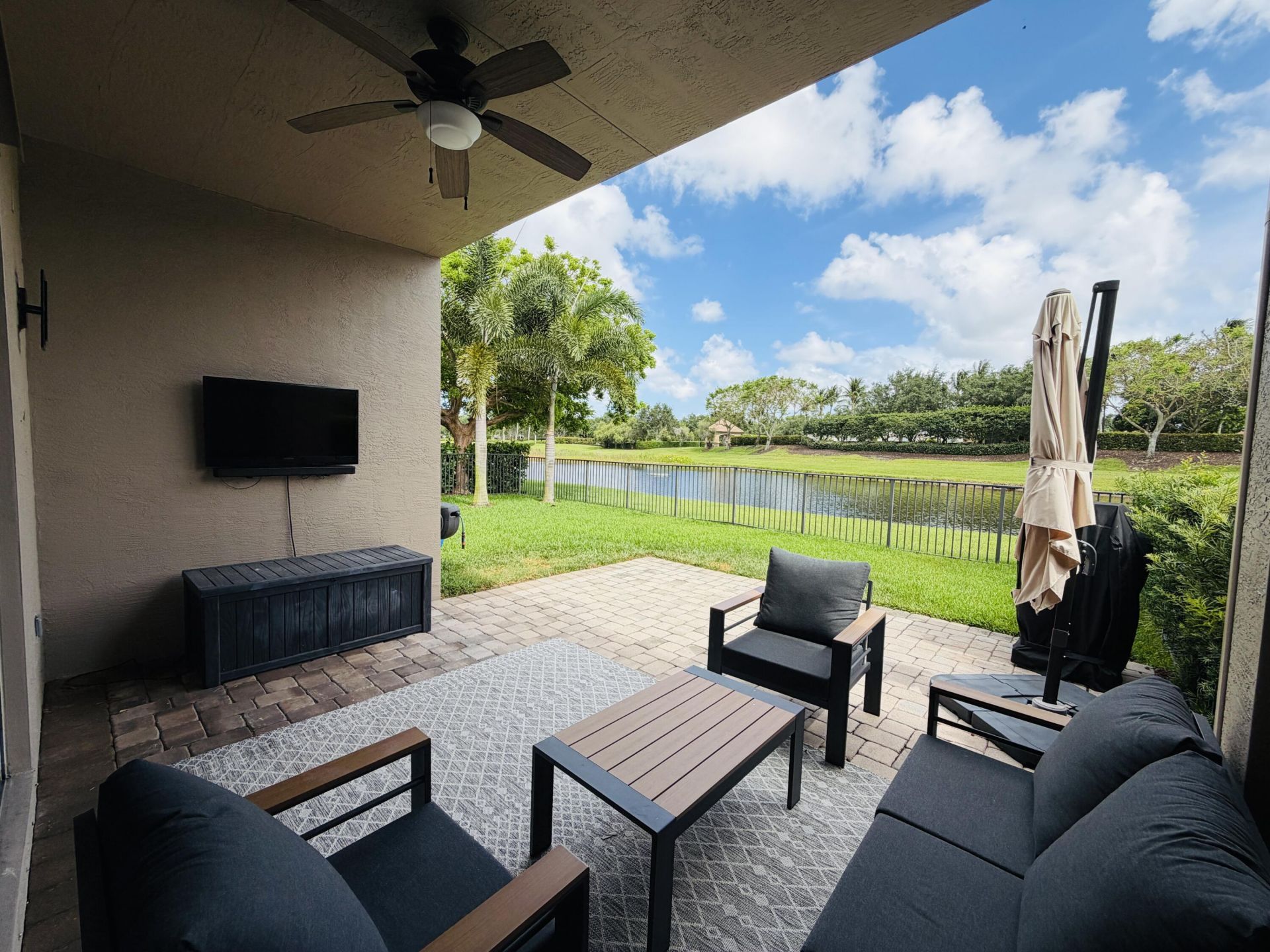 8469 Calabria Lakes Drive, Boynton Beach, FL 33473 Photo