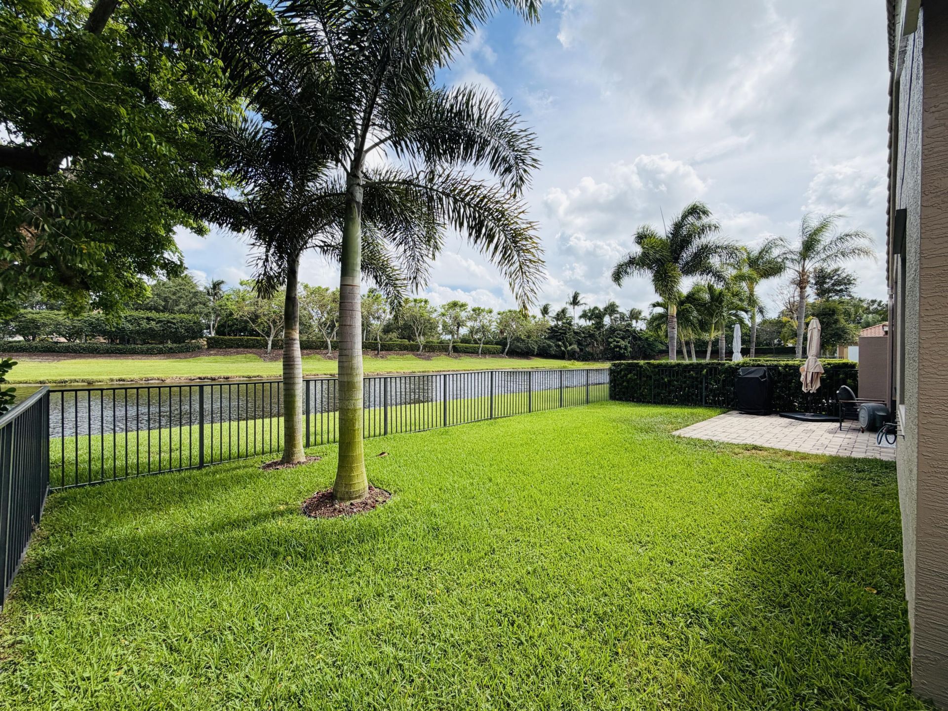 8469 Calabria Lakes Drive, Boynton Beach, FL 33473 Photo