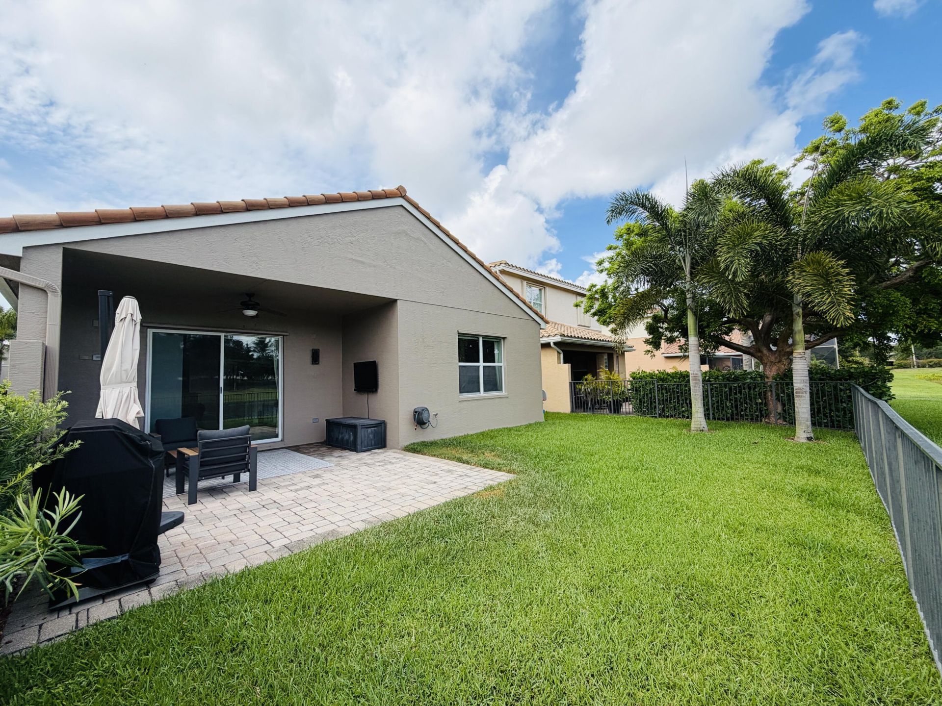 8469 Calabria Lakes Drive, Boynton Beach, FL 33473 Photo