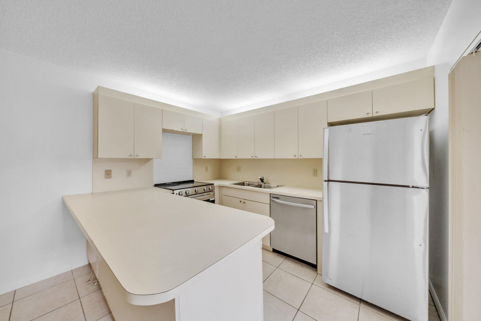 713 NW 99th Circle, Plantation, FL 33324 Photo