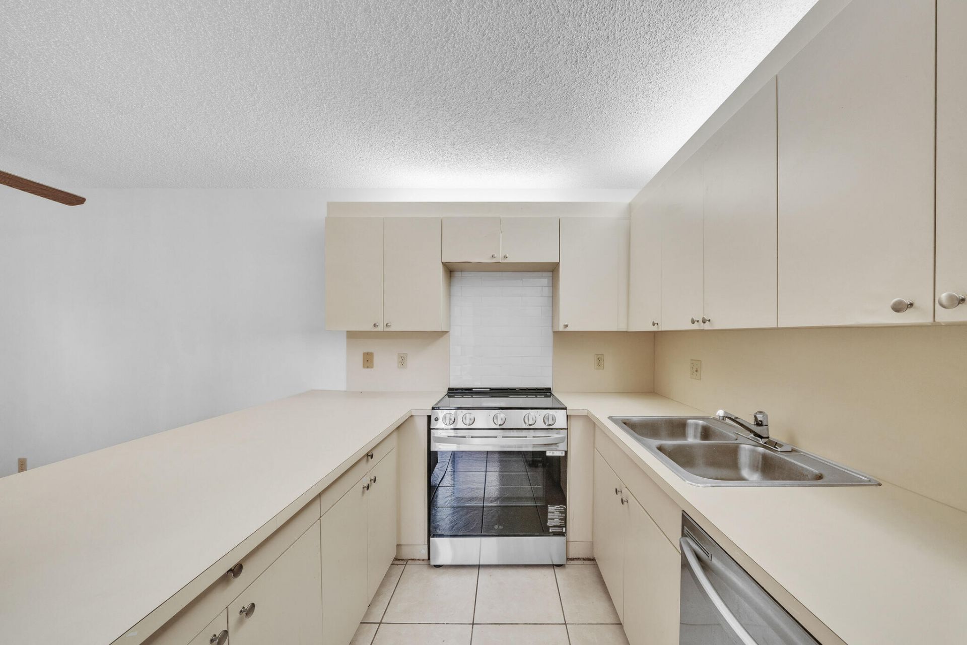 713 NW 99th Circle, Plantation, FL 33324 Photo