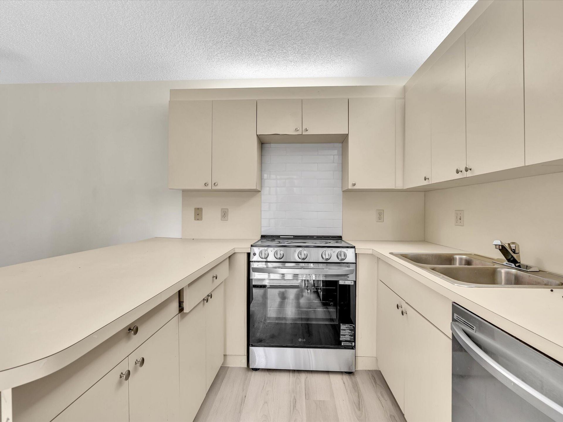 713 NW 99th Circle, Plantation, FL 33324 Photo